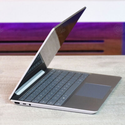 Surface Laptop Go1943